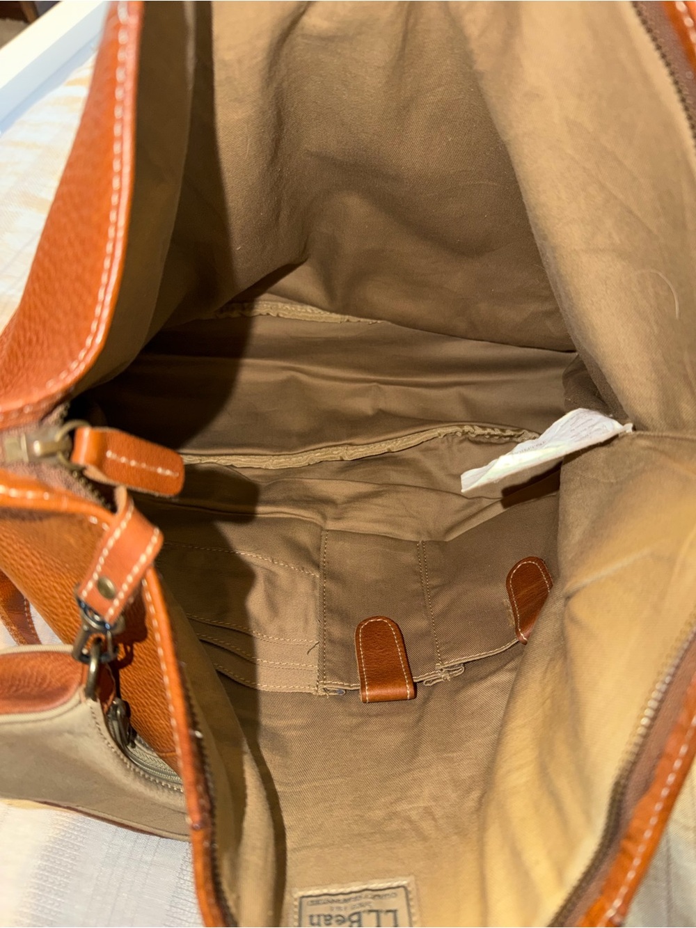 Vintage L.L. Bean pebble-grain leather tote bag features a fold-over top closure - Picture 7 of 16